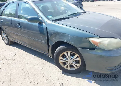 2004 Toyota Camry Le from USA, damaged, VIN 4T1BE32K44U261748